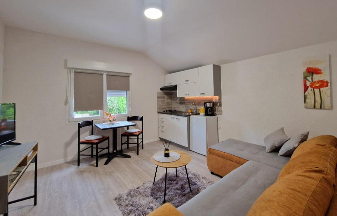 App & Beauty Loza Apartment Zambratija  Ngoại thất bức ảnh