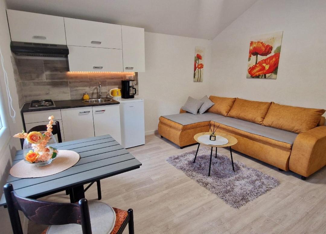 App & Beauty Loza Apartment Zambratija  Ngoại thất bức ảnh